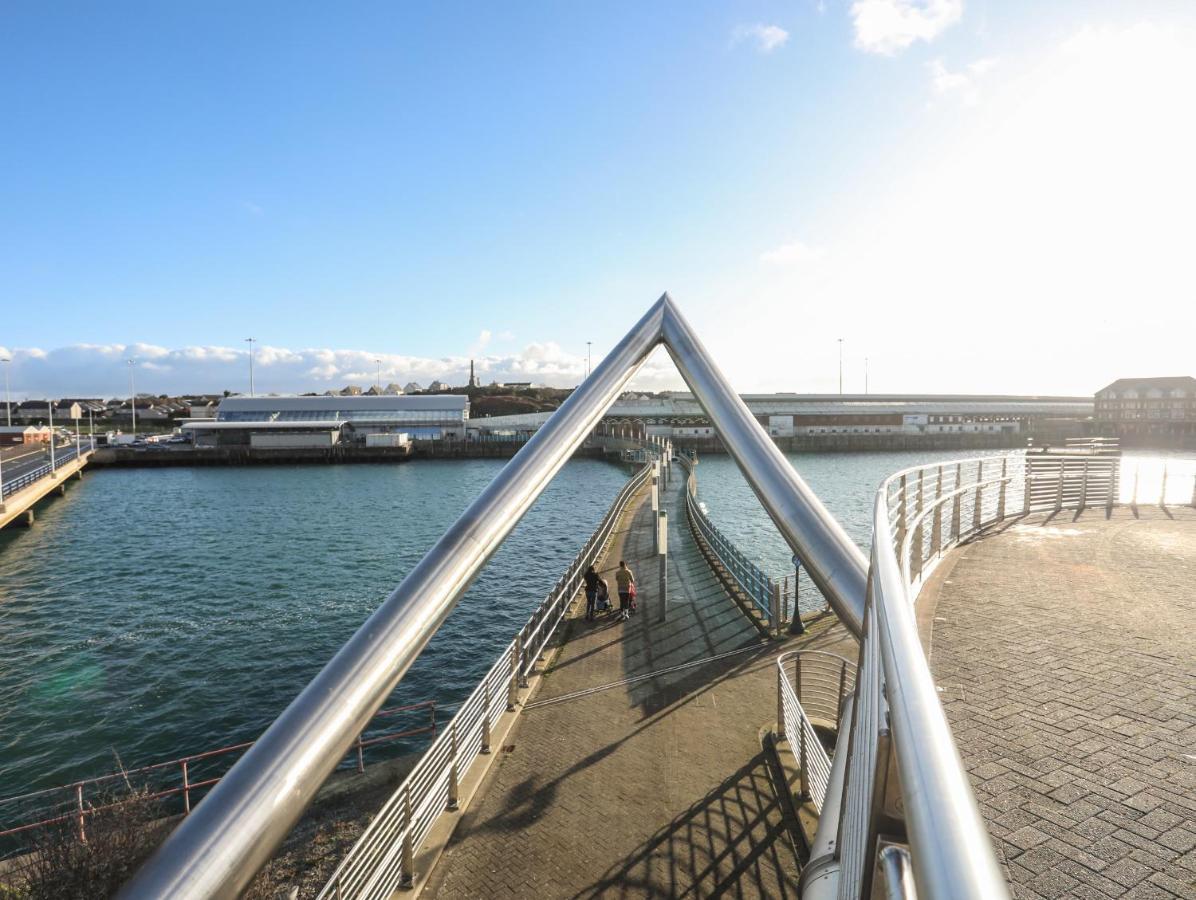 Port Apartment 1 Holyhead Kültér fotó