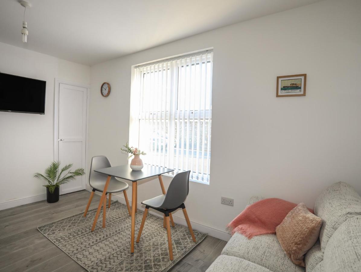 Port Apartment 1 Holyhead Kültér fotó